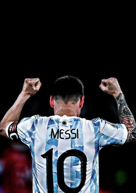 詹姆斯谈加冕庆祝：这辈子第一次这么张扬，今天需要这个时刻（詹姆斯谈加冕：生涯首次高调庆祝，今天就需要这个瞬间）