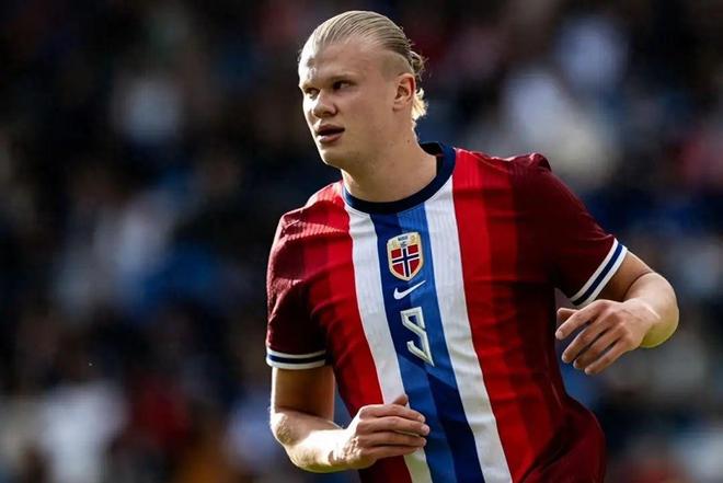 TA：澳大利亚主帅很看重曼联小将奥弗里，想带他踢明年世界杯（TA：澳大利亚主帅看好曼联新星奥弗里，计划招入征战明年世界杯）