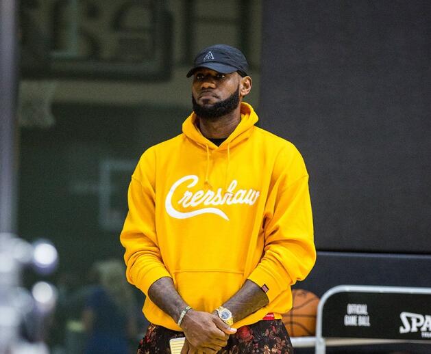 死神挥舞镰刀！杜兰特25+9+2断集锦：力压老詹拿下年终大战（杜兰特25分9板2断高能集锦：压制詹姆斯笑傲年终巅峰战）