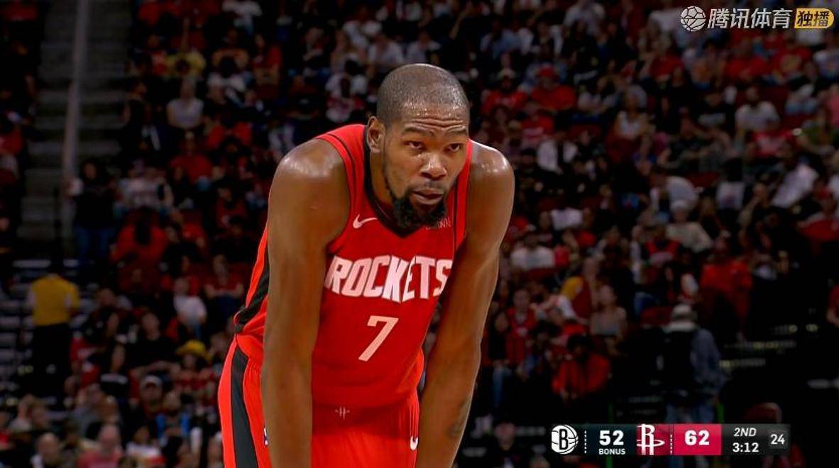 王楠9岁女儿迎转折点！首夺全国团体冠军，遗憾女单无缘前32（王楠9岁女儿迎关键拐点：首次摘得全国团体冠军，女单无缘32强）