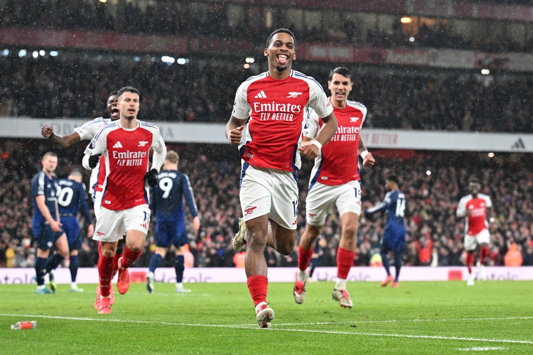 热火名宿韦德与哈斯勒姆的解说之旅（热火传奇韦德与哈斯勒姆踏上解说新征程）