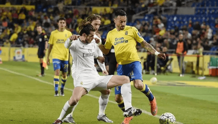 基德：弗拉格上半场很有侵略性，下半场我们就依靠浓眉（基德：弗拉格上半场火力十足，易边后我们主要倚仗浓眉）