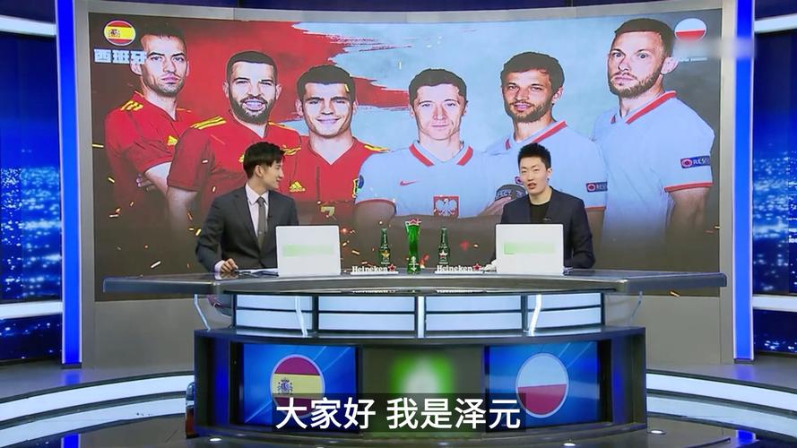 NBA常规赛继续火热进行，恰逢美国当地平安夜前夕，联盟将上演一场“篮球盛宴”——多达14场比赛轮番开打。（恰逢美国平安夜前夕，NBA常规赛如火如荼——14场大战轮番上演）